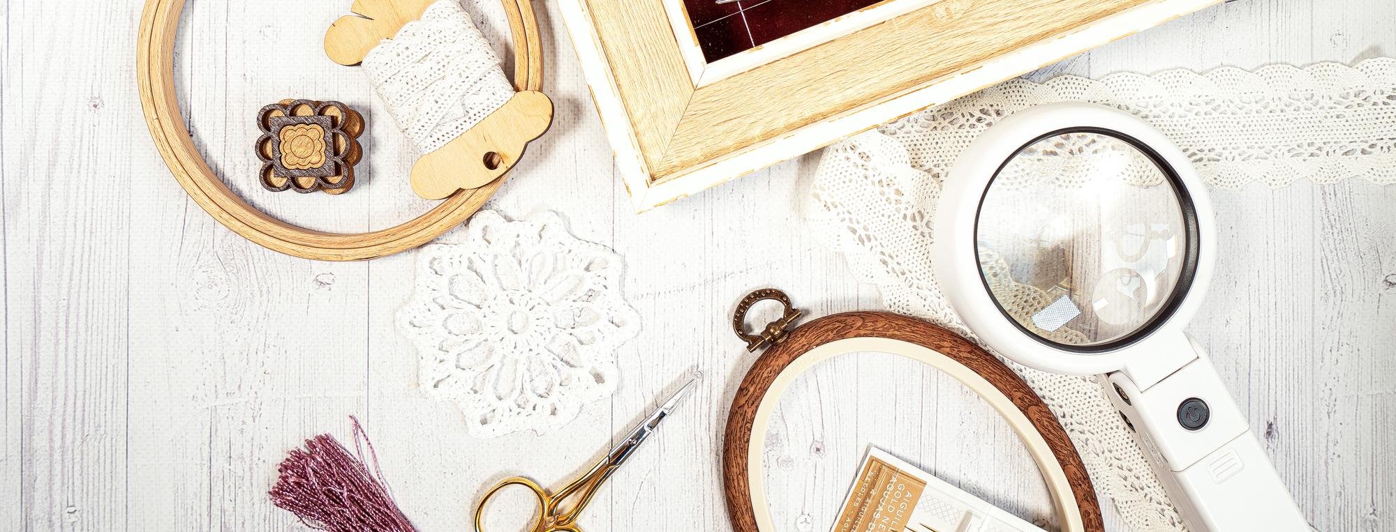 Ingresso atelier con luci calde